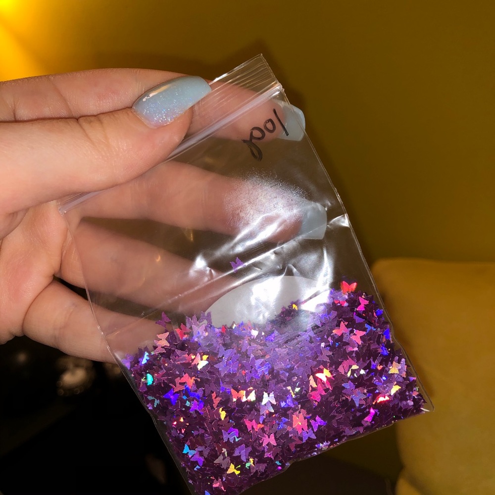 nail glitter